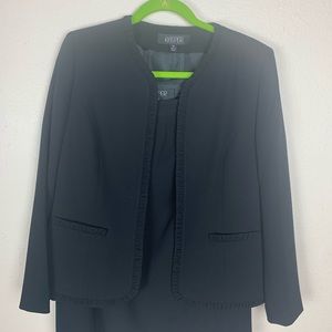 Kasper. Skirt three piece suite